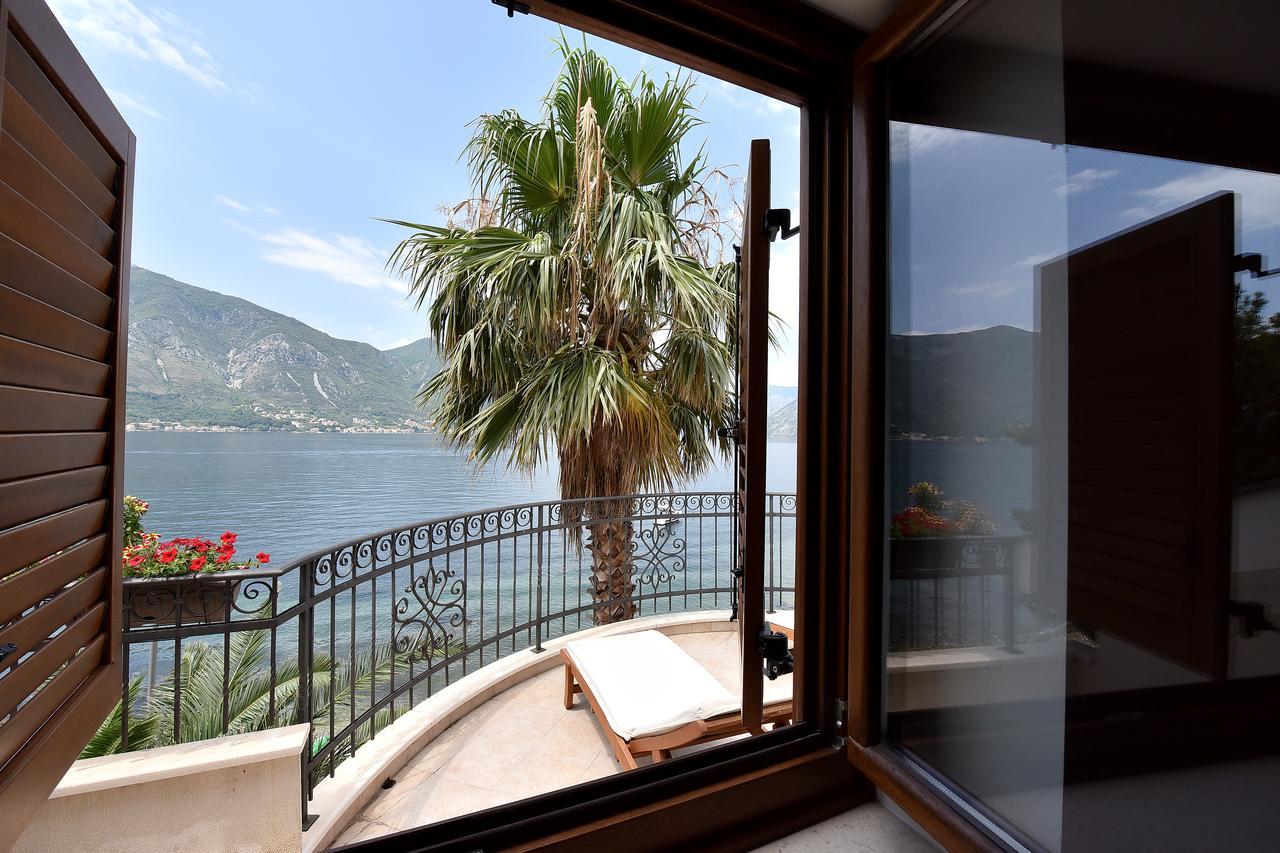 Maniva Penthouse By The Sea Leilighet Kotor Eksteriør bilde