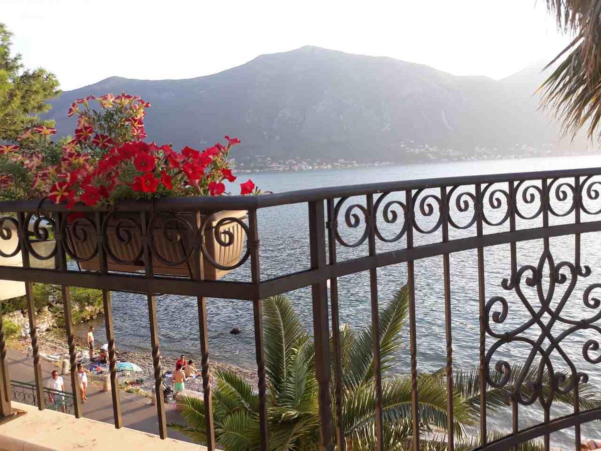 Maniva Penthouse By The Sea Leilighet Kotor Eksteriør bilde
